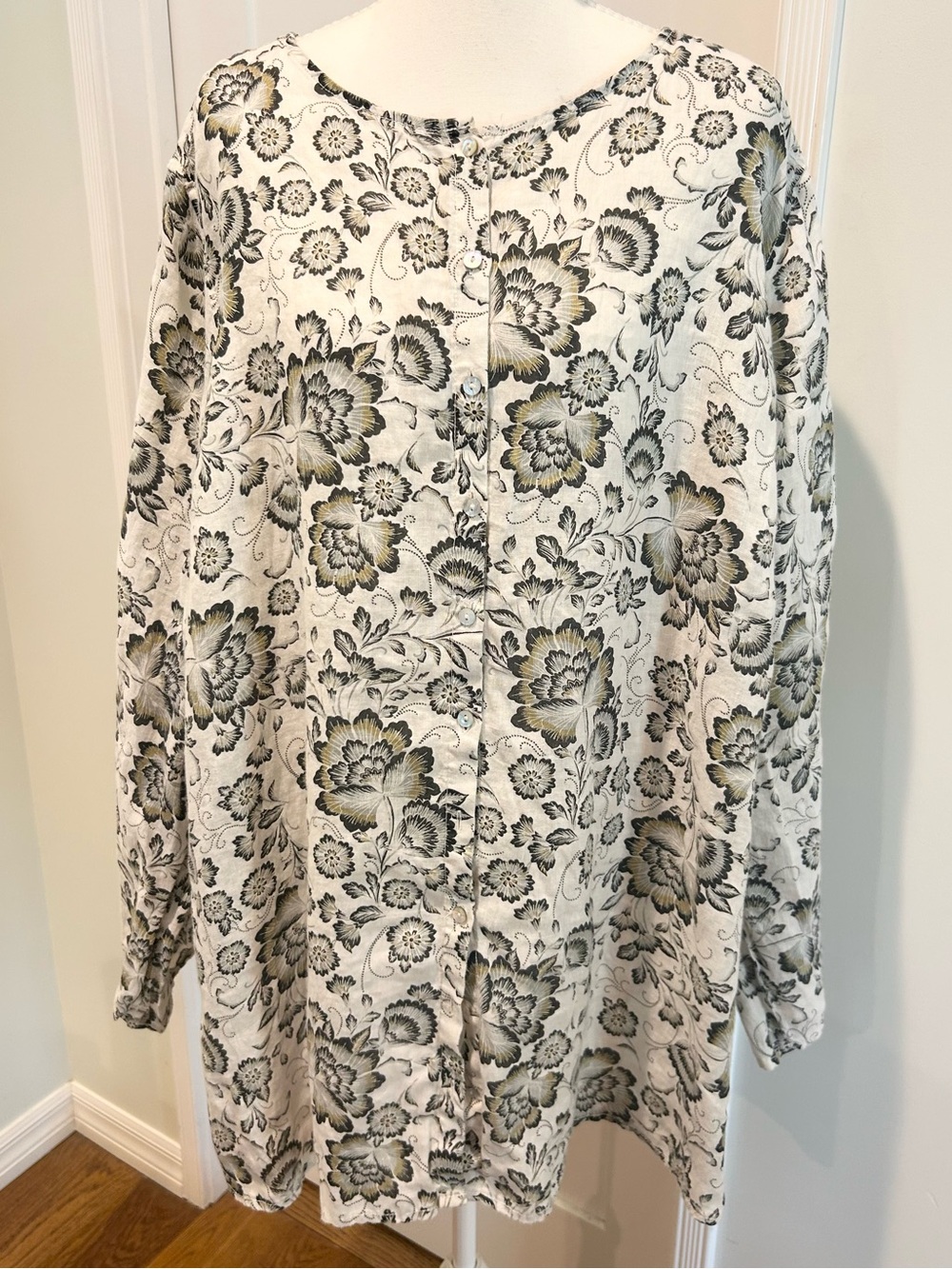 Tahari Plus Linen Floral Button-Down Shirt